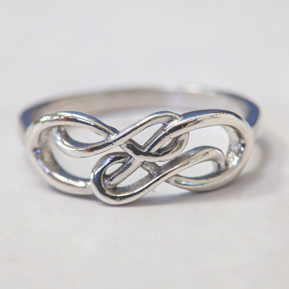 Sterling Silver Infinity Knot Ring — Openwork Figure-Eight, Size 8, 925 - Picture 1 of 11